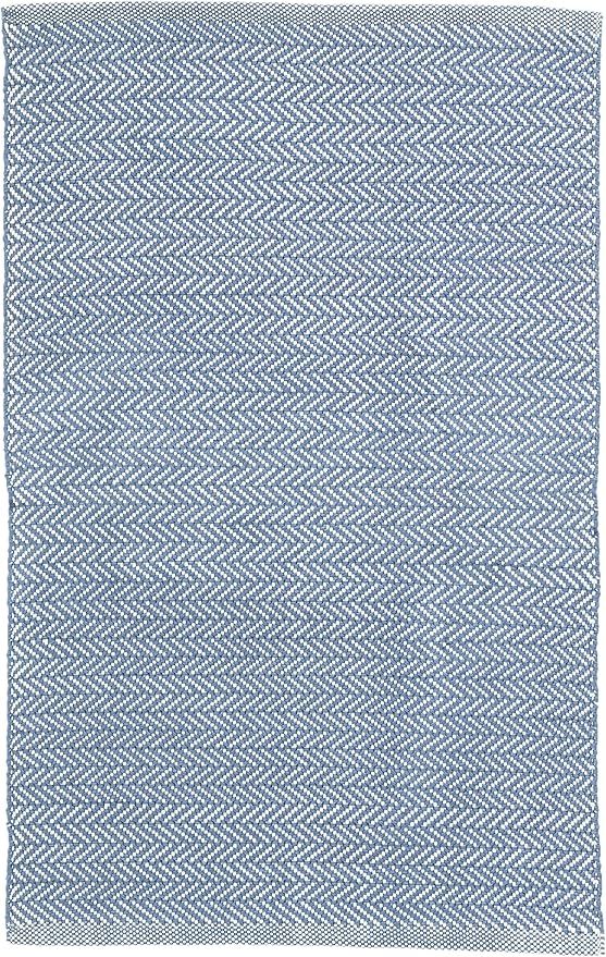 Dash and Albert Herringbone Indoor/Outdoor Area Rug - 3' x 5' Denim & Ivory Geometric Handwoven W... | Amazon (US)