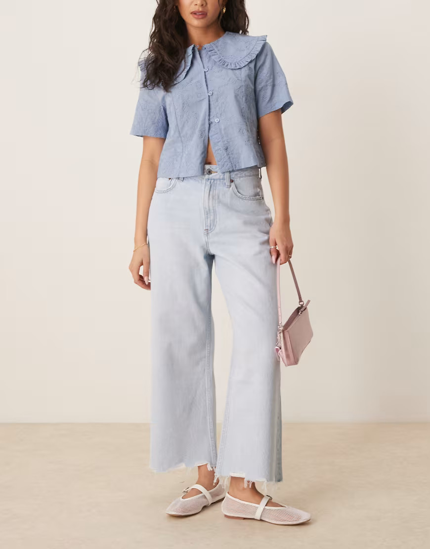Abercrombie & Fitch curve love high rise cropped wide leg jeans in bleach-Blue | ASOS (Global)