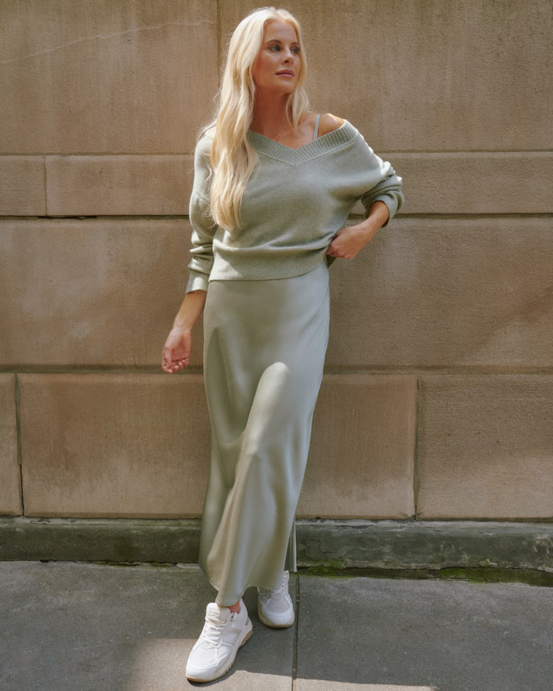 Merino Wool-Blend V-Neck Sweater | Abercrombie & Fitch (US)