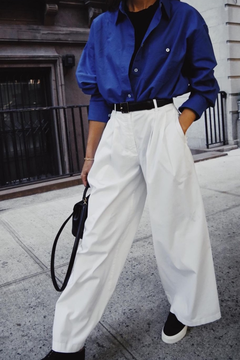 The best button up 💙

#LTKstyletip #LTKSeasonal