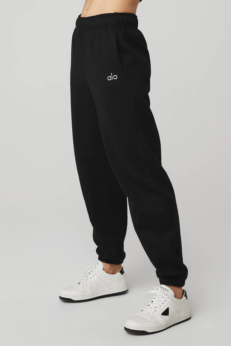 Accolade Sweatpant - Black | Alo Yoga (US)