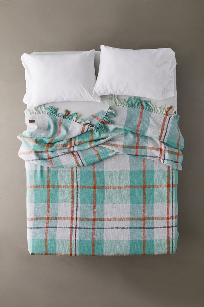 Kip&Co Plaid Tassel Coverlet | Urban Outfitters (US and RoW)