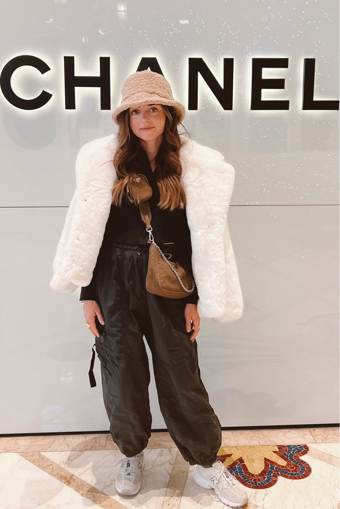 Cargos + faux fur 🤍🤍🤍
Casual day time look. 



#LTKitbag #LTKstyletip #LTKSeasonal