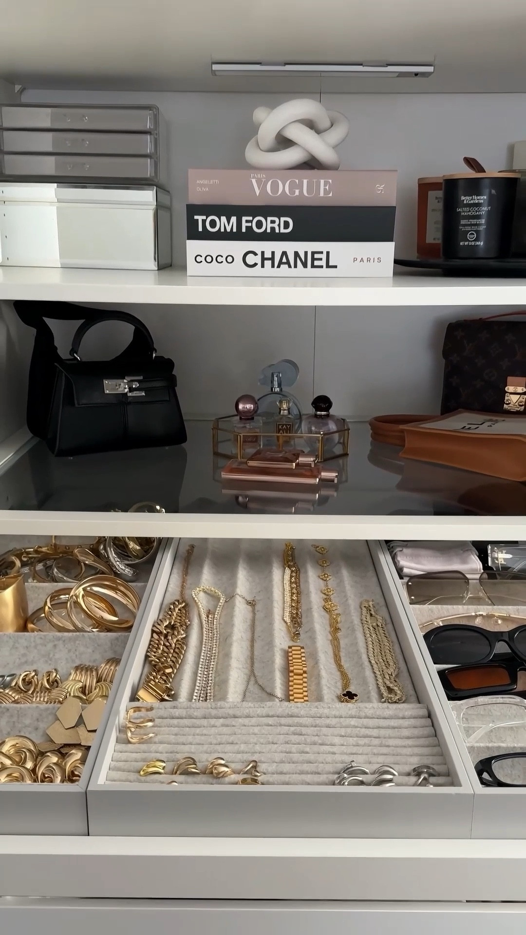 Obsessed with this IKEA KOMPLEMENT jewelry organizer 🤍 Light gray pull-out tray insert that makes drawer organization effortless.
#IKEA #drawerorganization #jewelrystorage #homeorganization

#LTKHome