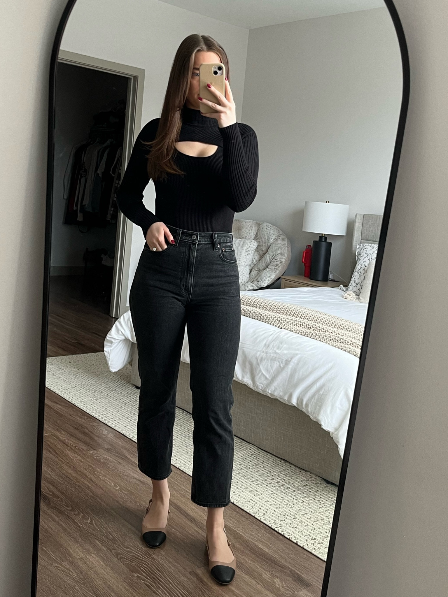 Back to work after this weekend, love this simple but chic top 🖤

#LTKworkwear #LTKMostLoved #LTKshoecrush