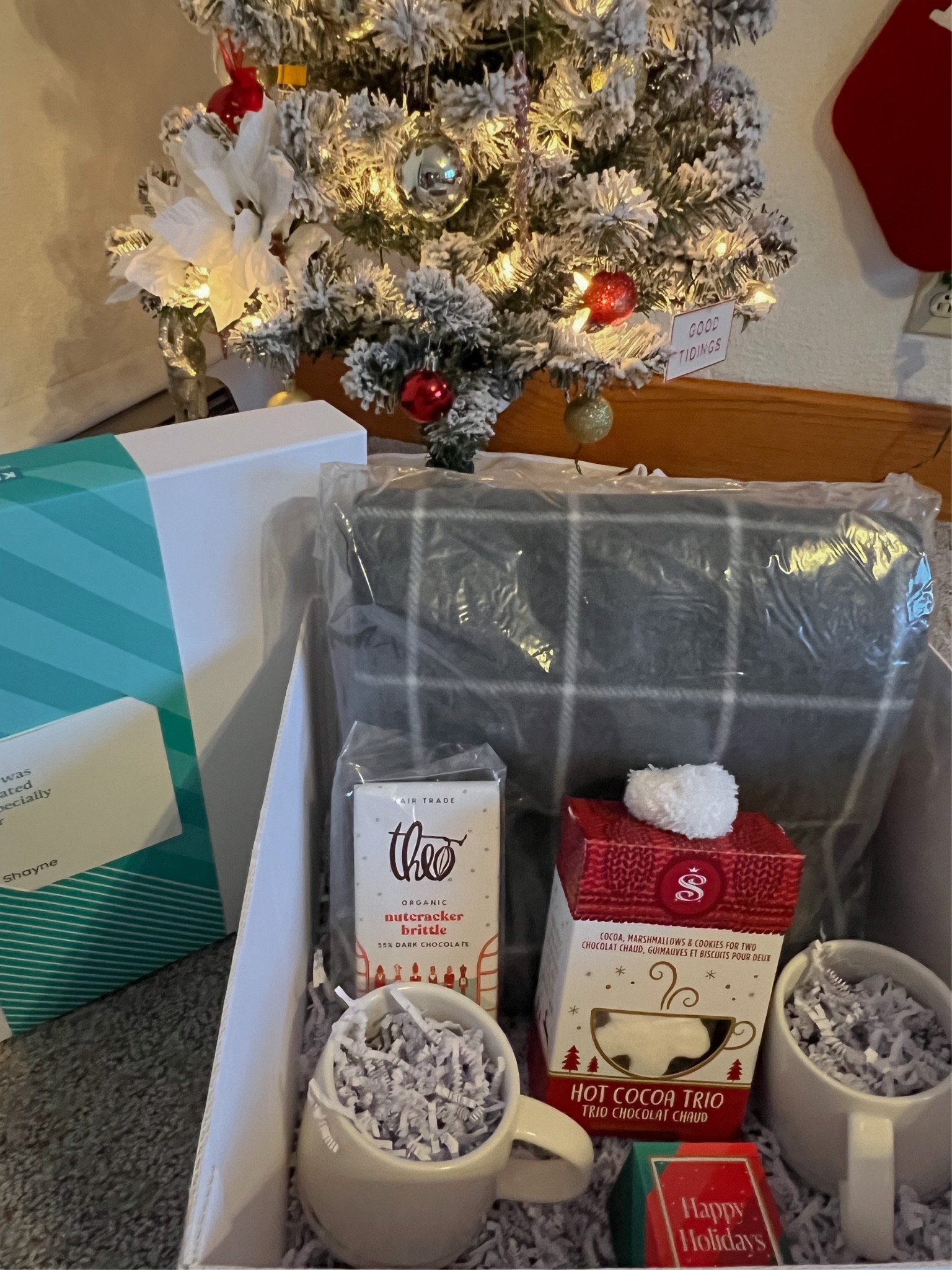 Customized curated holiday gift box from Knackshops 

#LTKHoliday #LTKSeasonal #LTKGiftGuide