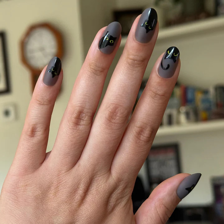 Matte Black Cats - Press-On | Medium | Oval | Olive & June