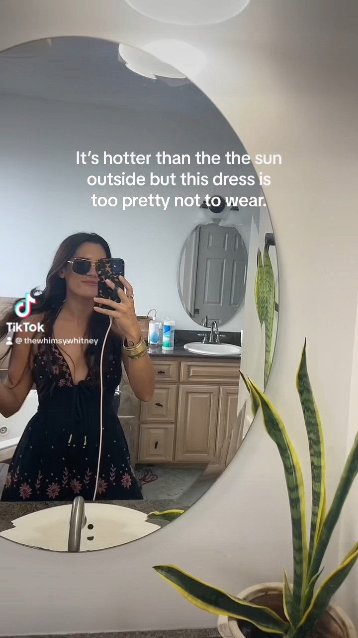 Beautiful dress
Whitney
The whimsy whitney

#LTKunder100 #LTKwedding #LTKSeasonal