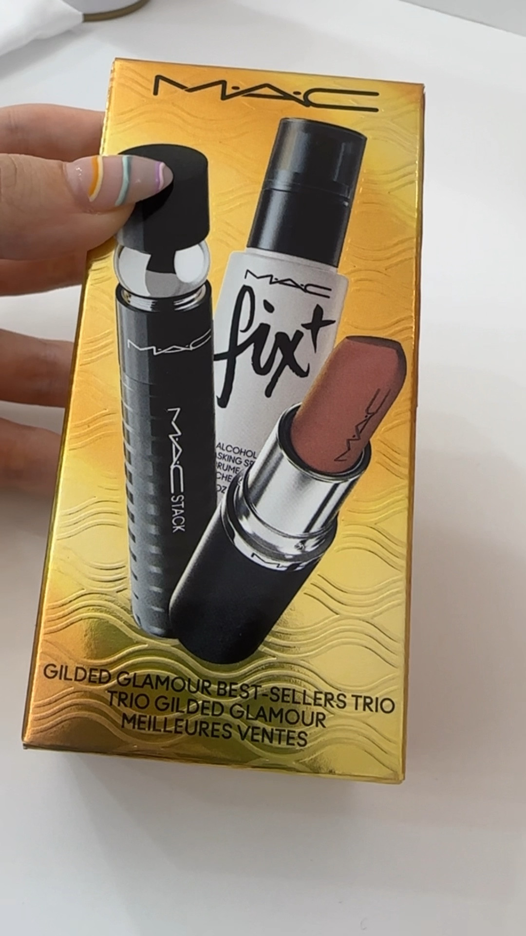 Os kits da linha Give them Gold, de final de ano da Mac, são uma ótima opção de presente pro Natal e amigo oculto! ❤️ #LTKBrasil #maccosmetics #givethemgold #presente #presentedeNatal 

#LTKbrasil