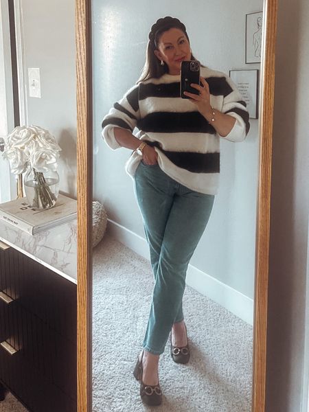 Stripes! ALWAYS! This beautiful jumper from @h&M is so soft and cosy I can’t wait to rock it in the cooler temps.
Worn with jeans and Gucci style slingbacks. 

#stripes #jumper #sweater #hm #casual #stylish #style find 

#LTKFind #LTKstyletip #LTKover40