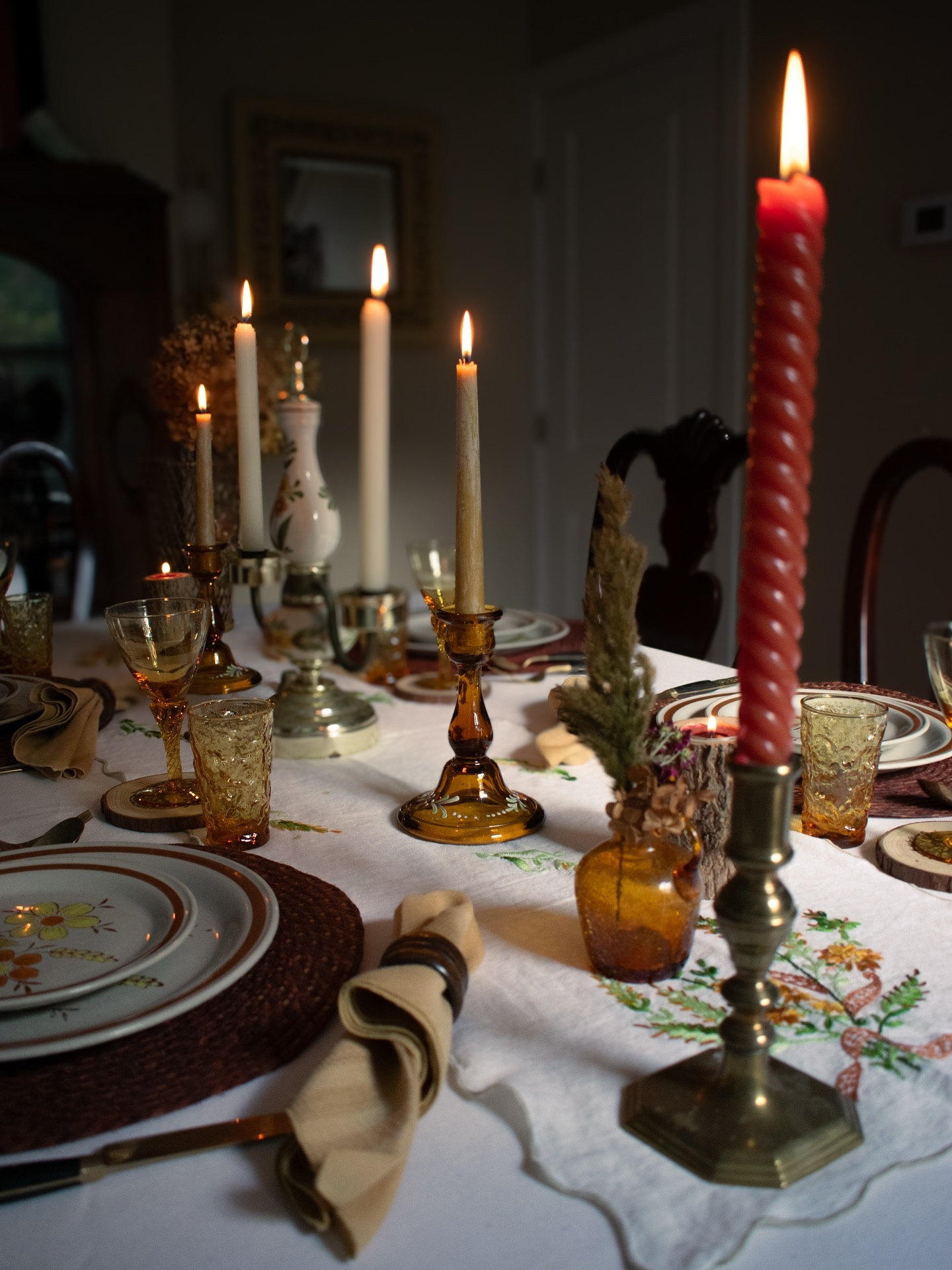 Vintage Fall Collection is live! 🍂✨

Shop our autumn tablescape inspired by the changing of the leaves…

“We have a beautiful tree out front that I look forward to watching every year - it amazes me how quickly the leaves change, dancing their way to ground.. reminding us that change can be quick, but beautifully grounding” ✨

#vintage #vintagestyle #stylist #fall #falldecor #sustainablestylist #lucidladybug #fallstyle #fallinspo #vintagefall #photography #fallphotography