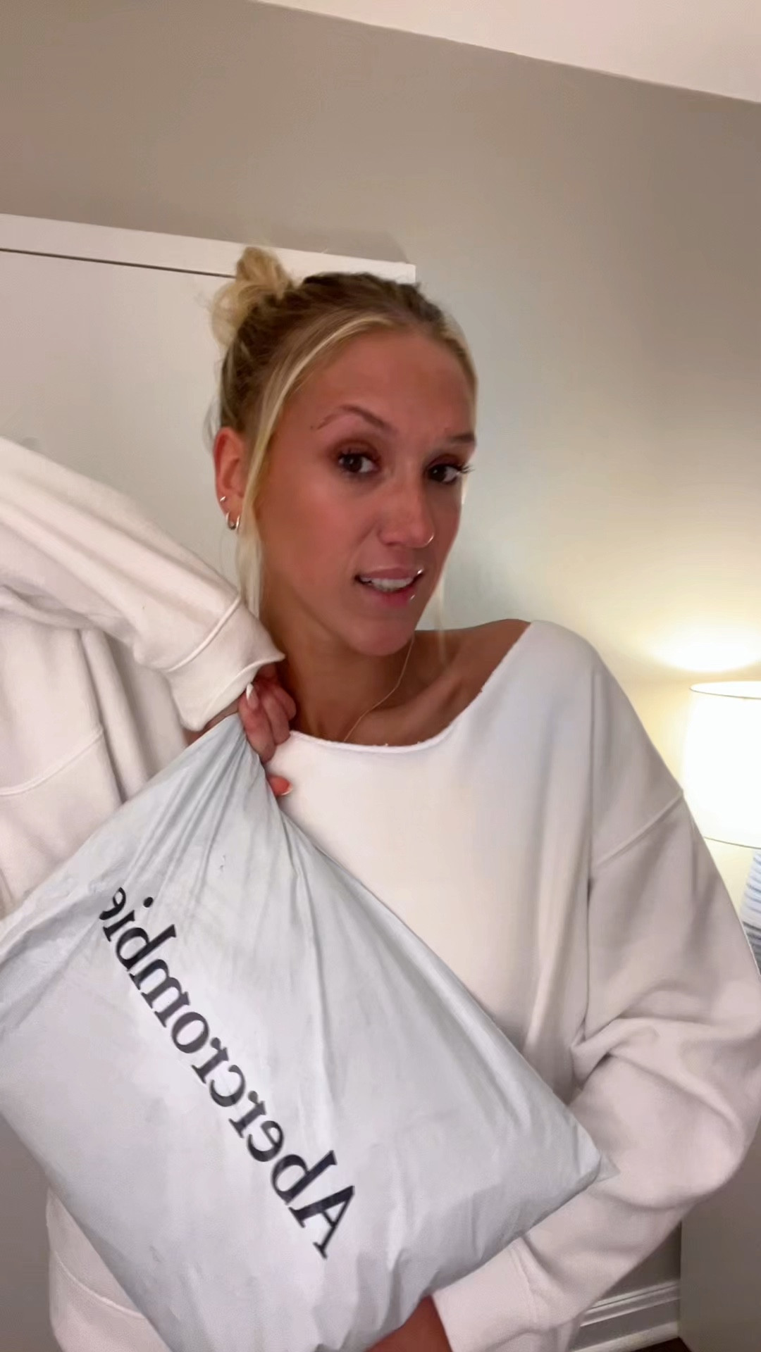 ABERCROMBIE SALE HAUL!
All shirts are size XS! Lighter jeans with the cuff are a 24 long, darker jeans are a 23 long! I would say they run perfectly true to size!!  

#LTKVideo #LTKSpringSale #LTKstyletip