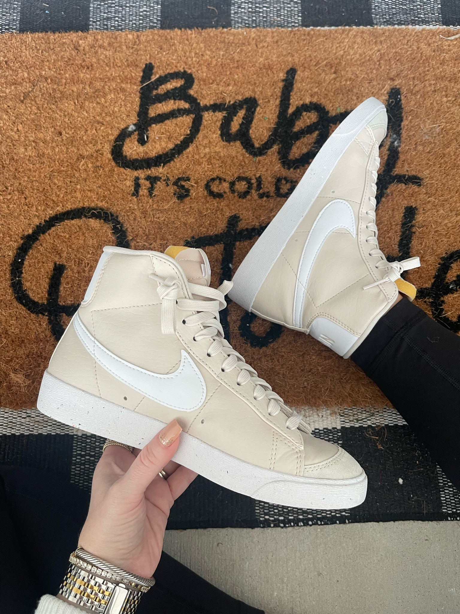 Nike sneakers blazer mid premium size up 1/2 size winter sneakers neutral sneakers athleisure wear 

#LTKfit #LTKshoecrush