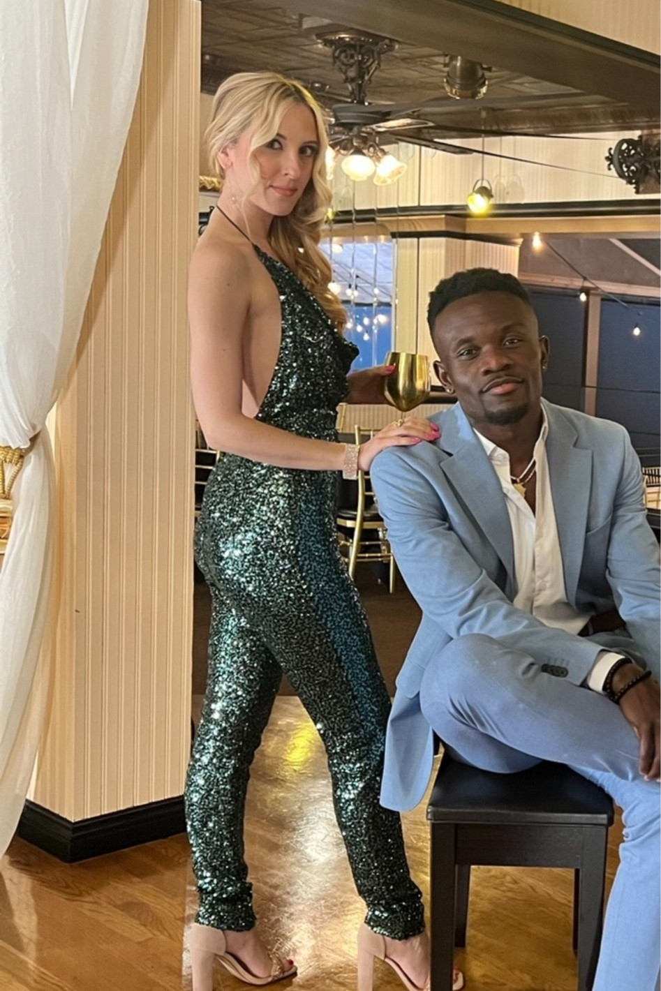 Green sequin jumpsuit as seen on Love is Blind: After the Alter💚

Why I love it: stunning emerald color! 