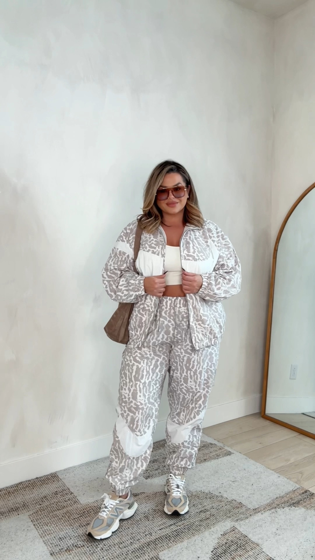 Nike sets 

Burgundy top M it’s oversized 
Burgundy pants L
Leopard set L 
Navy pants L 
Navy jacket L 
Bra tops xl 
Shoes tts 


#LTKFindsUnder100 #LTKFindsUnder50 #LTKSaleAlert