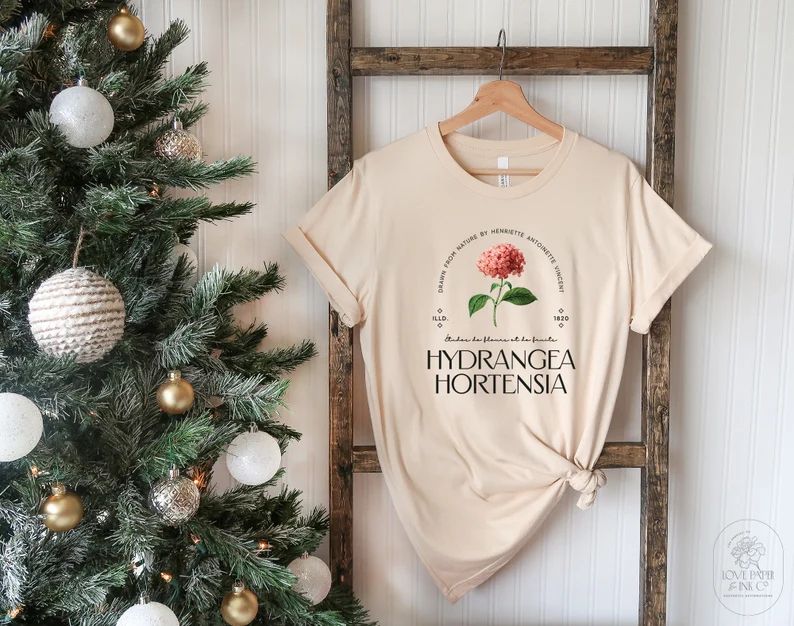 Vintage Hydrangea Drawing Women's T-Shirt / Flower T-Shirt / Vintage Botanical T-Shirt / Artist G... | Etsy (US)