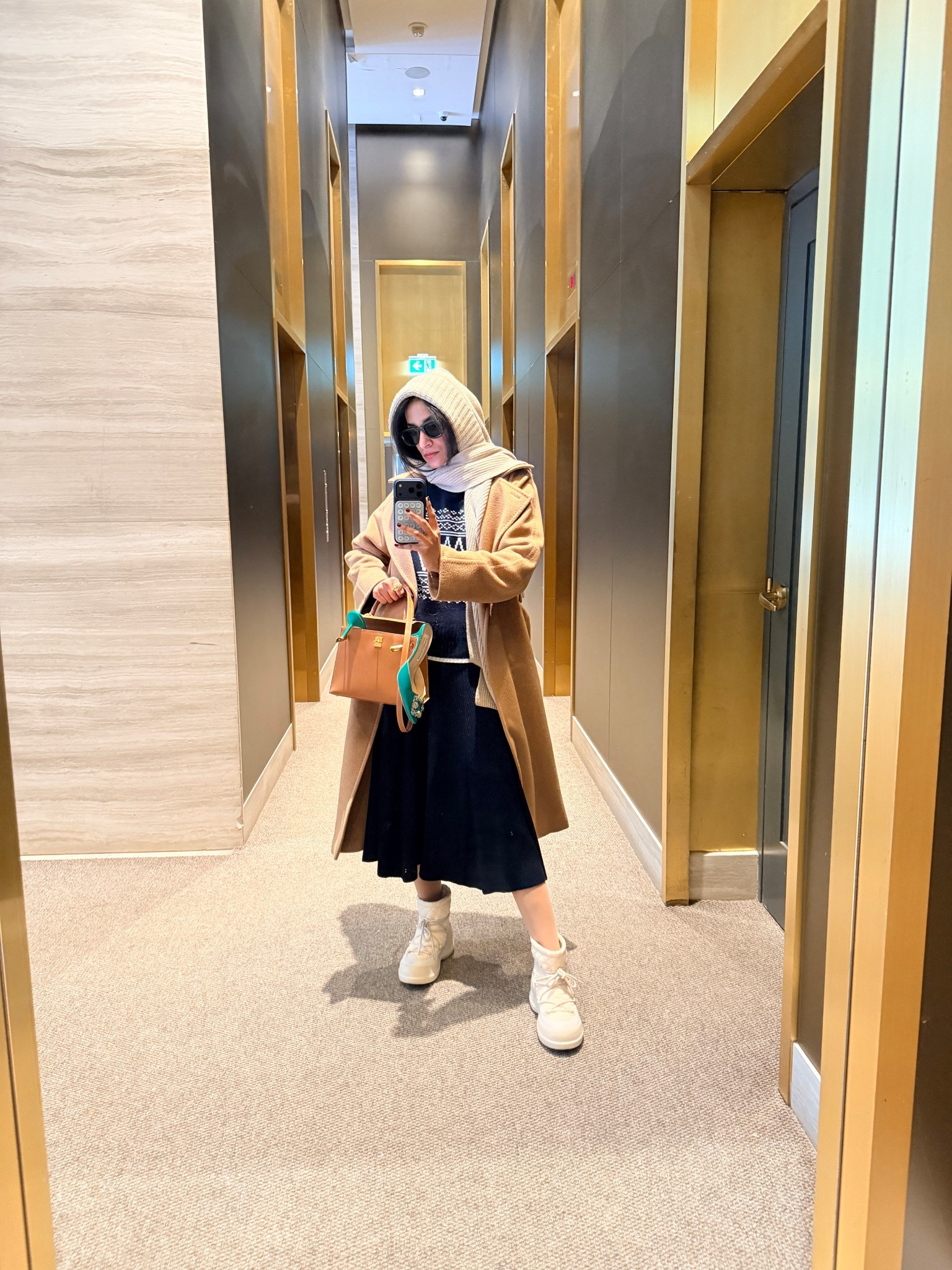 How to look chic when it’s freezing. The tip is to layer like a pro  

#LTKWorkwear #LTKgrwm #LTKootd