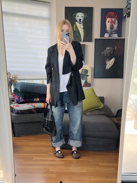 Yes it is hot and humid but this blazer is linen and just arrived so I wanted to give it’s deconstructed vibe a spin. 
Blazer and bag are from the 90s. 
•
#springlook  #torontostylist #StyleOver40  #secondhandFind #fashionstylist #slowfashion #FashionOver40  #MumStyle #genX #genXStyle #shopSecondhand #genXInfluencer #genXblogger #secondhandDesigner #Over40Style #40PlusStyle #Stylish40

#LTKFindsUnder100 #LTKStyleTip #LTKOver40