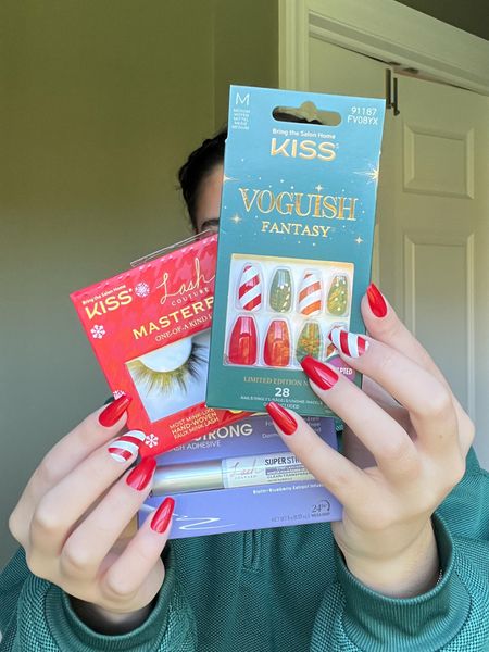 #AD how I get salon-looking nails and lashes at home with @kissproducts 🎄❤️ 
@Target #Target #TargetPartner 
#kissnails #kisslashes #kissproducts