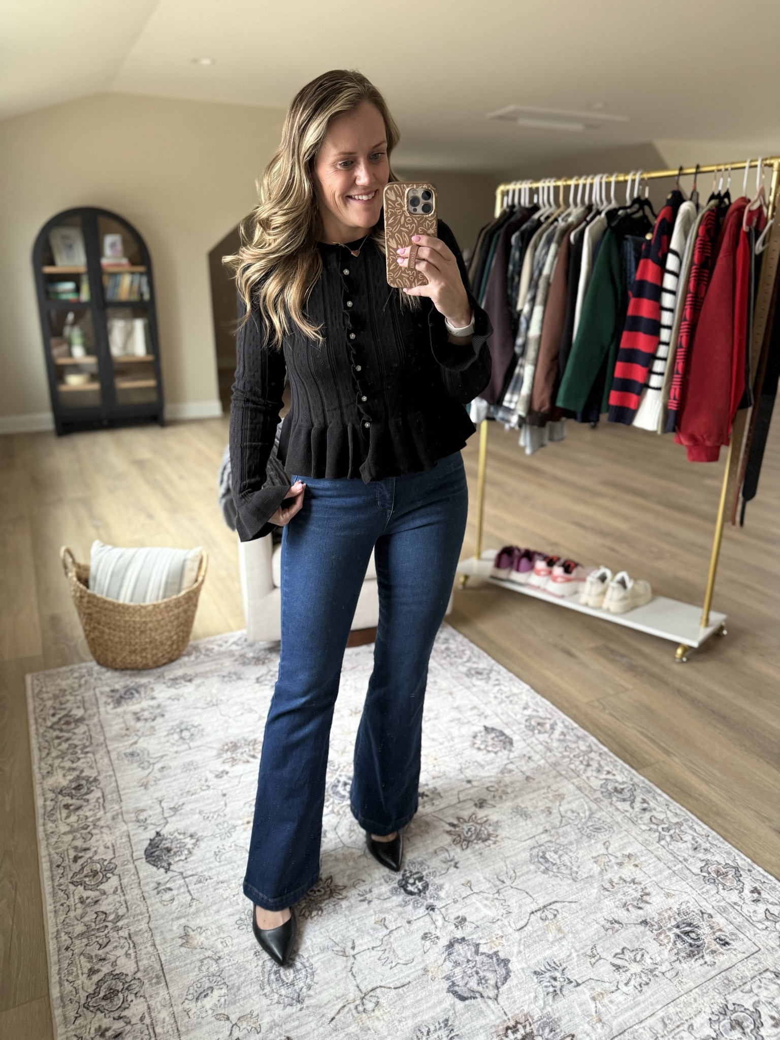 Valentine’s looks from Walmart! 
Sweater 
Cardigan 
Athletic pants
Denim 

#LTKgrwm #LTKmomlife #LTKootd