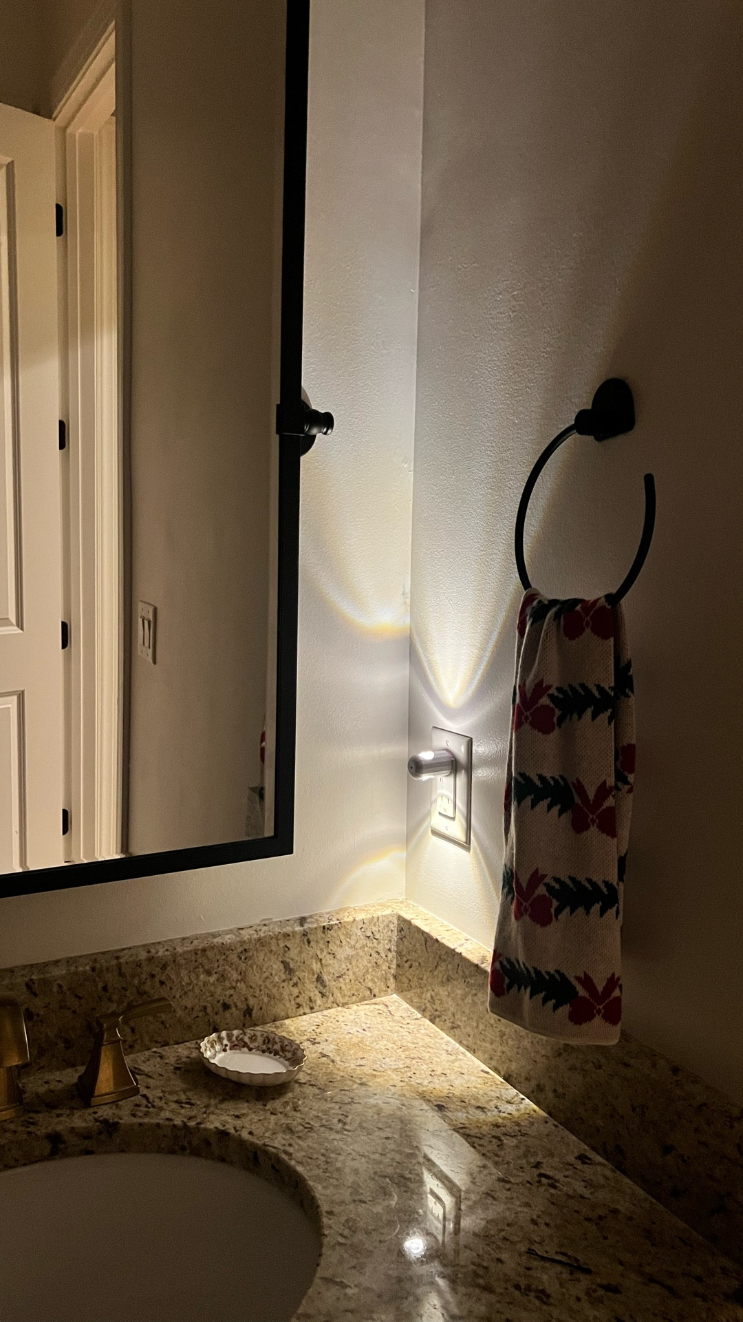 I got the middle (3000) brightness #lights #lighting 

#LTKHome #LTKmomlife