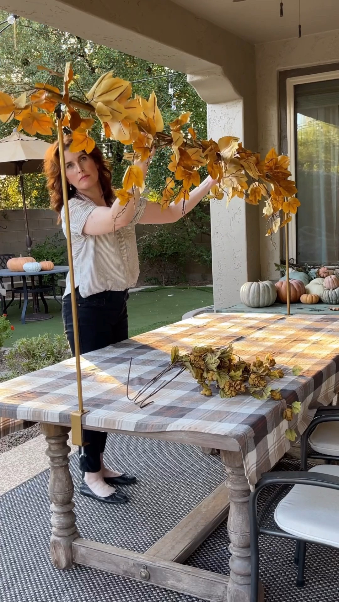 Fall is calling us back to the table again 🍂

Love these large maple leaves. You can twist them every which way. I bought the garland version too (well after making this reel). The garland works even better for the table rod. 

Tablescape, fall table, hosting, table rod, maple leaves, fall stem, fall garland
