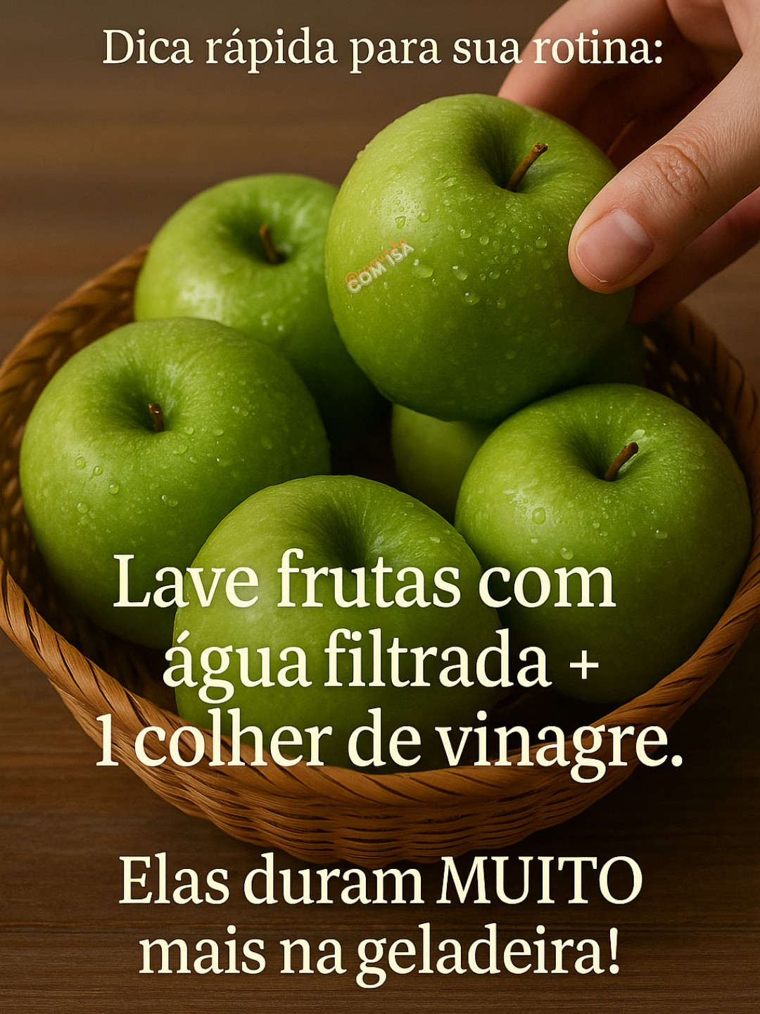 Dica rápida para facilitar sua rotina ✨
 Lave frutas com água filtrada + 1 colher de vinagre.
 Elas duram MUITO mais na geladeira! 🍏💛
 Salve para usar sempre!
 #dicadecozinha #dicaspraticas #rotinasimples #vidaprática #organização#aloisalu#caminhocomisa
 

 #LTKhome #LTKdicadeestilo #LTKfestive