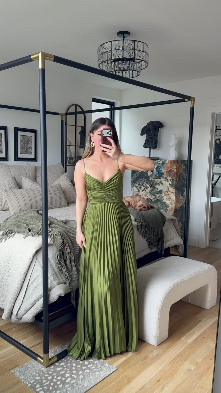 @amazon spring dresses on sale right now 

#Founditonamazon #ad

i did my normal size small /2 in most 
i sized down to a 0 in the petal and pup green dress

Pleated Dress
Formal Event 
Black Tie
Floral Dress 
Spring sale 
Spring dresses 
Wedding guest 

#LTKSpringfinds #LTKSale #LTKAmazonfinds
