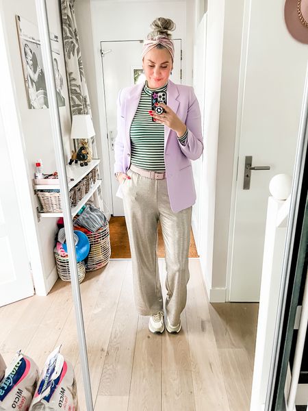 Outfits of the week

Comfortable silver trousers (Shoeby, M) paired with a green striped turtleneck shirt (the Founded, M) a lilac blazer (Zara, L) and chunky sneakers. 



#LTKstyletip #LTKworkwear #LTKeurope