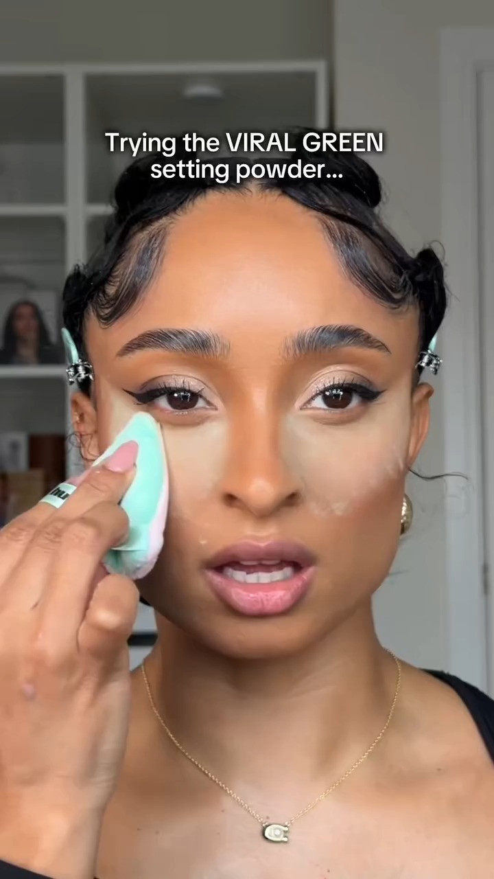 GREEN SETTING POWDER?!?!?👀

The most requested shade from @hudabeauty  Great for cancelling out redness.
Will you be trying this? 

 #hudabeauty #greensettingpowder #hudabeautygreenpowder #makeup