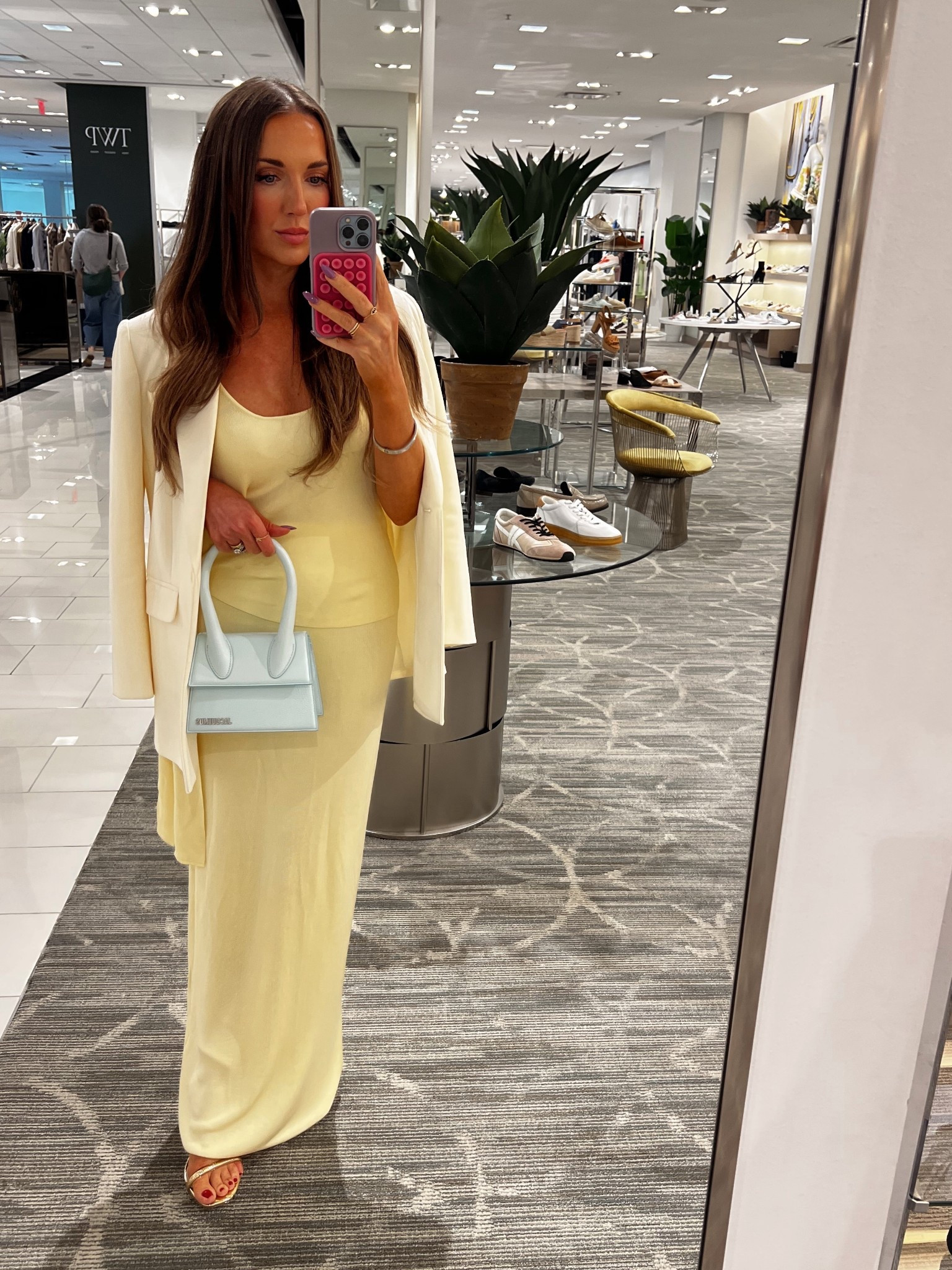 this outfit is perfect for a spring event!

Wearing XS in top, skirt, and blazer!

#LTKootd #LTKPetite