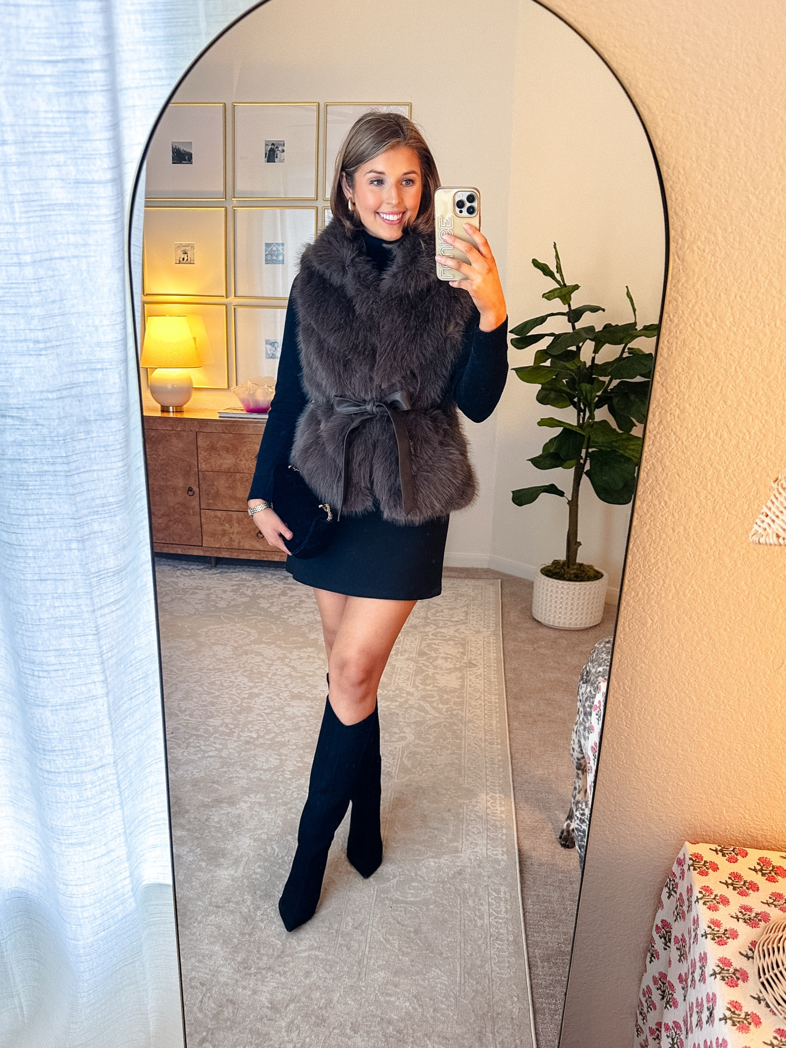 Winter date night outfit idea! Wearing an XS in vest and S in skirt!

Date night // winter date night outfit 

#LTKStyleTip #LTKSeasonal