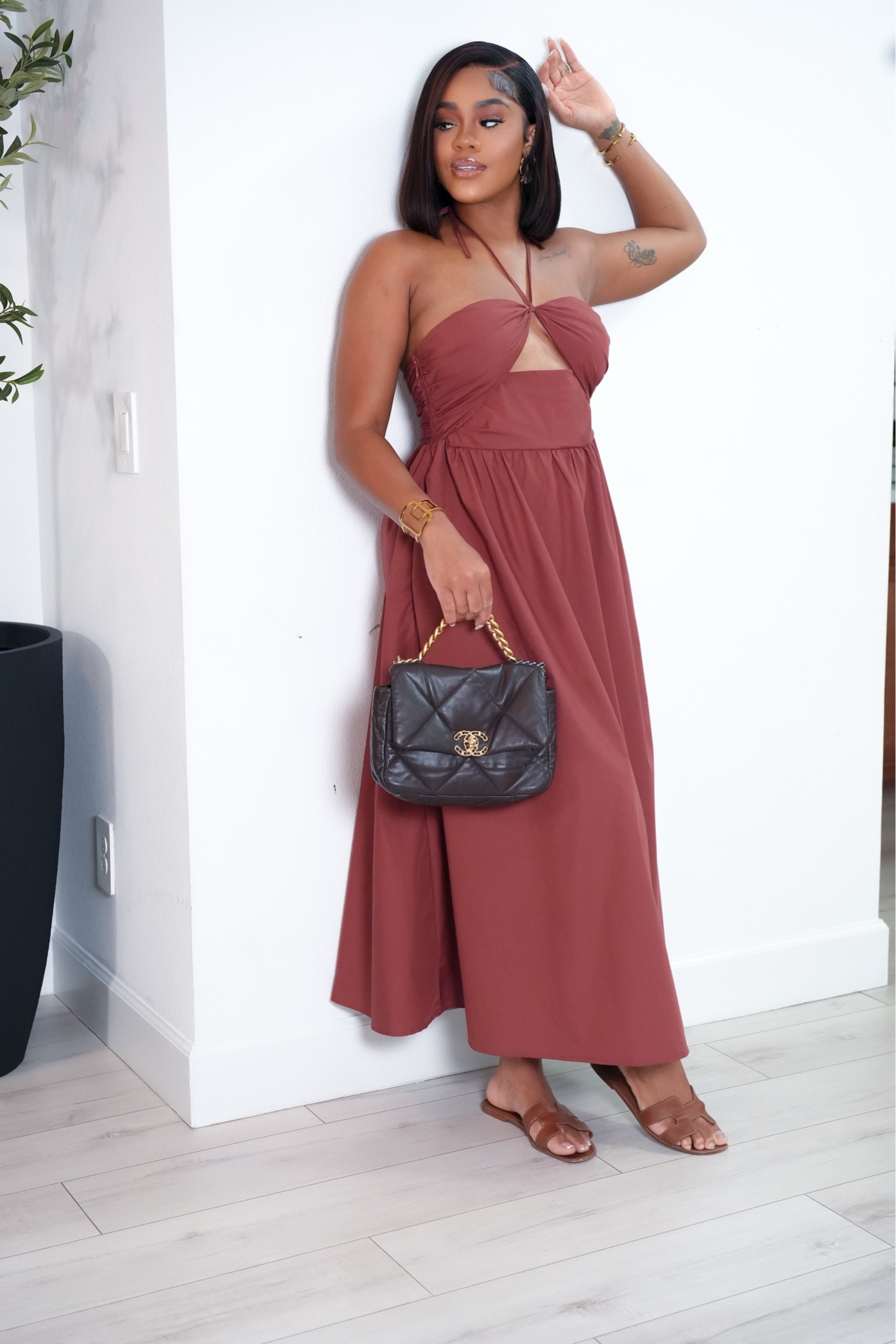 Ontre Hollow Out Detail Halter Neck Dress


#LTKBeauty #LTKWorkwear #LTKSeasonal