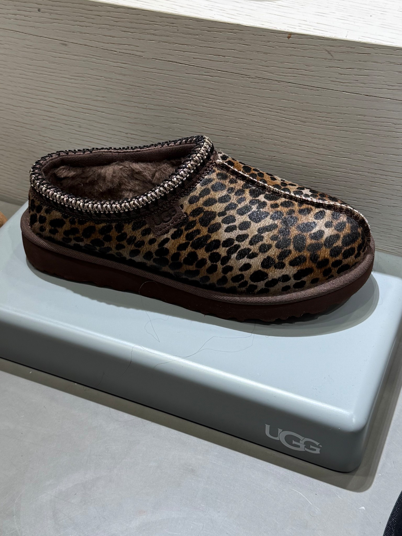 The slipper you need this season to go with every casual outfit. Perfect for a nice elevated look for an errand  

#LTKGiftGuide #LTKHoliday