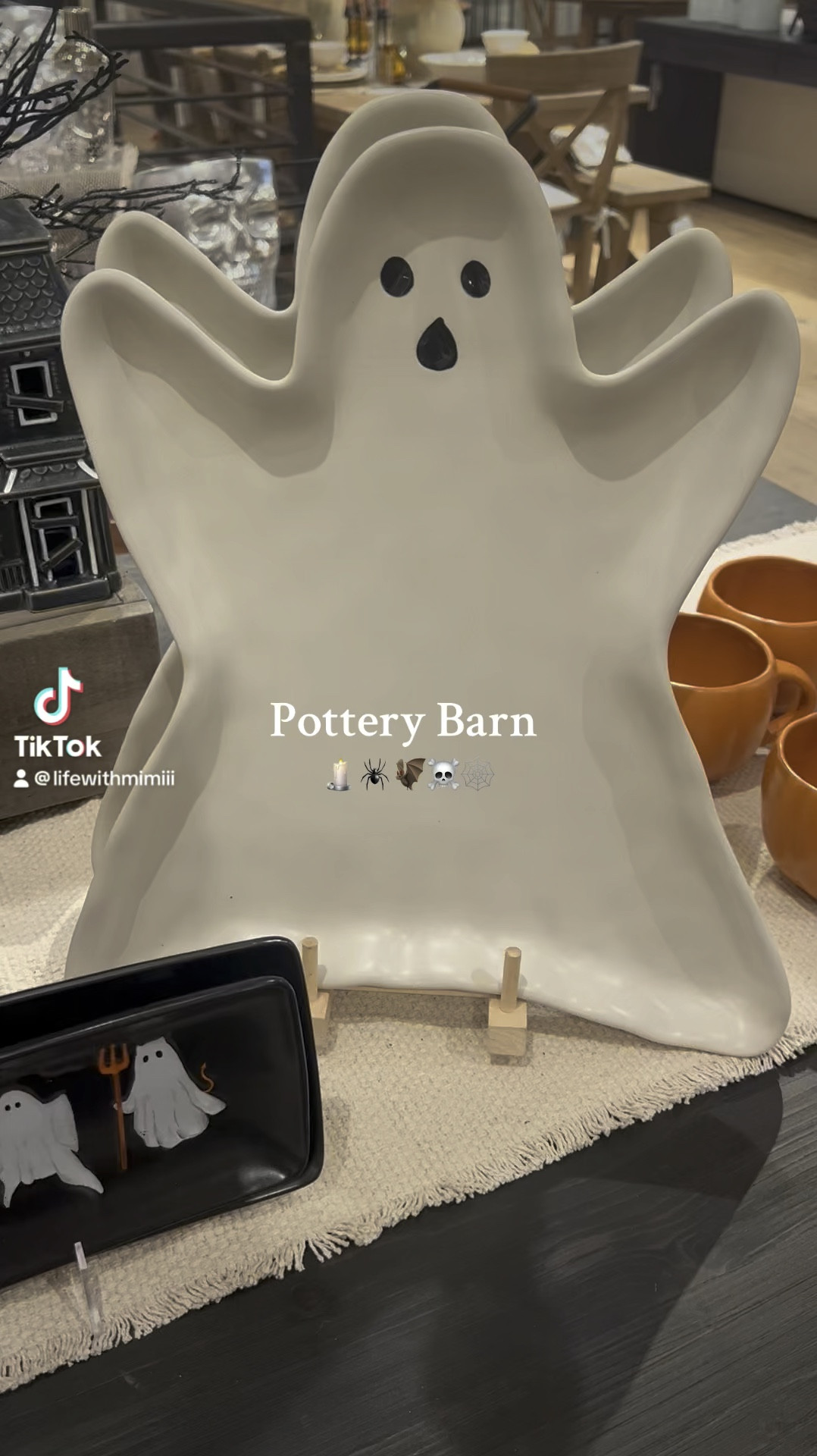 It is Halloween at Pottery Barn! 🕸️👻🕷️









#LTKFindsUnder50 #LTKSeasonal #LTKParties