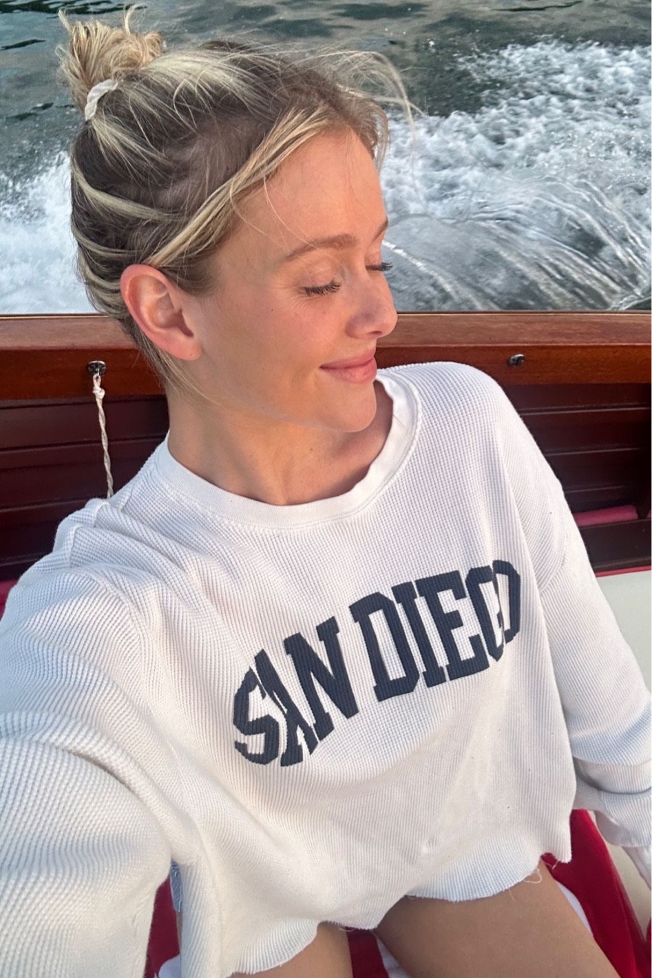 I’ve linked similars to this comfy long sleeve 🤍🐟