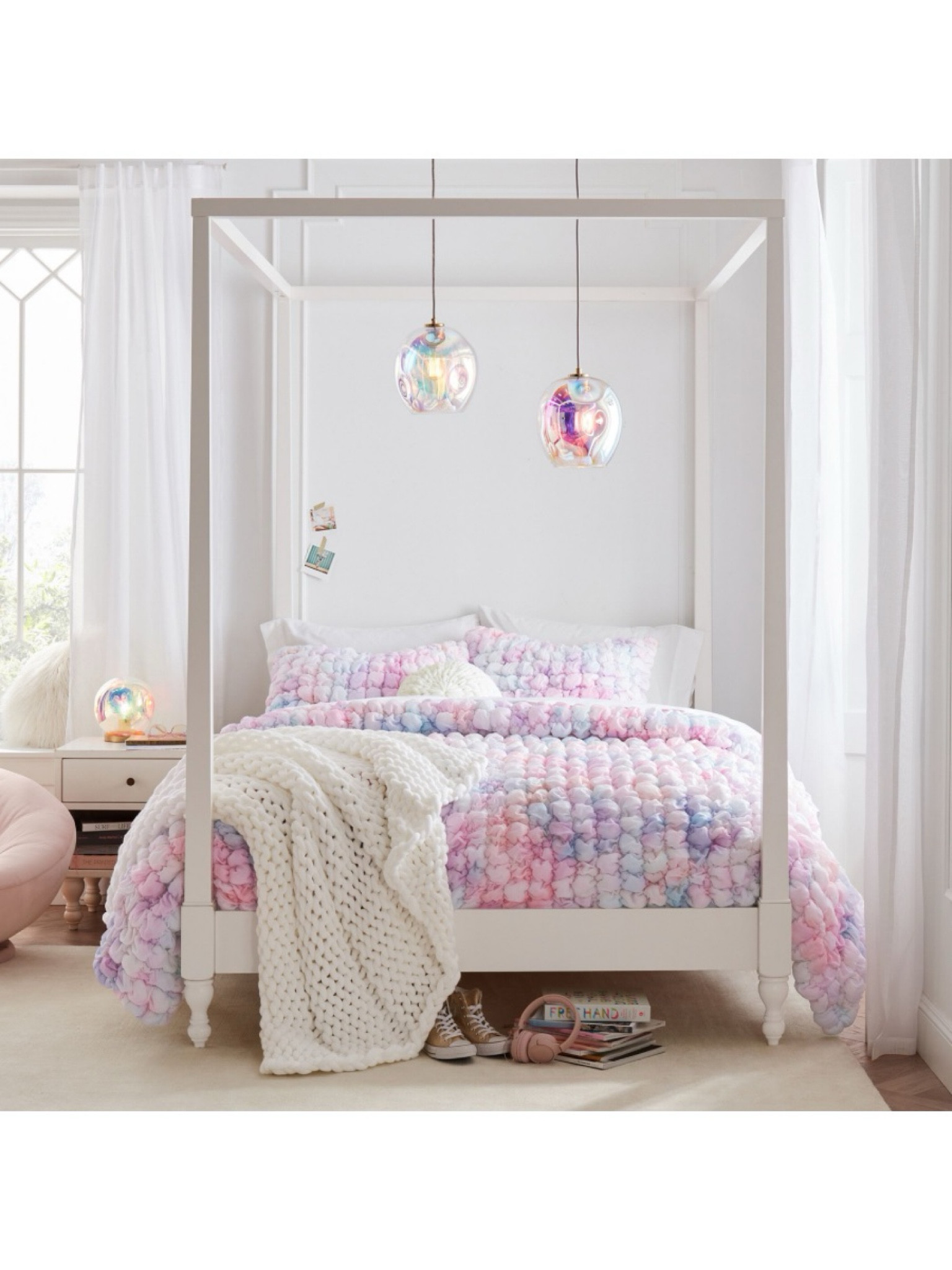 Modern teen girls bedroom, girls bedroom decor, girls room 
#potterybarn #porchandco

#LTKstyletip #LTKkids #LTKhome