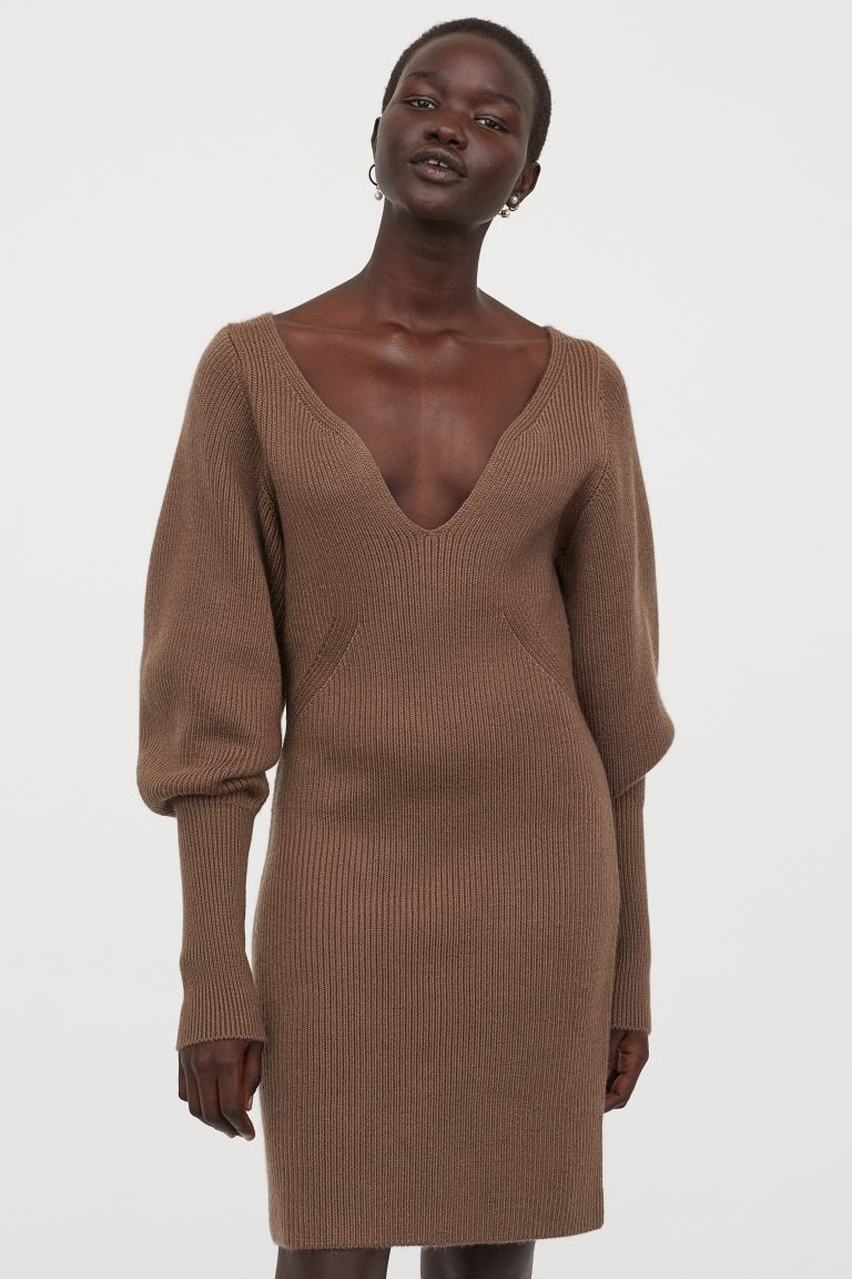 Short dress in thick, rib-knit fabric with wool content. Wide-cut at top, low-cut V-neck, and lon... | H&M (US + CA)