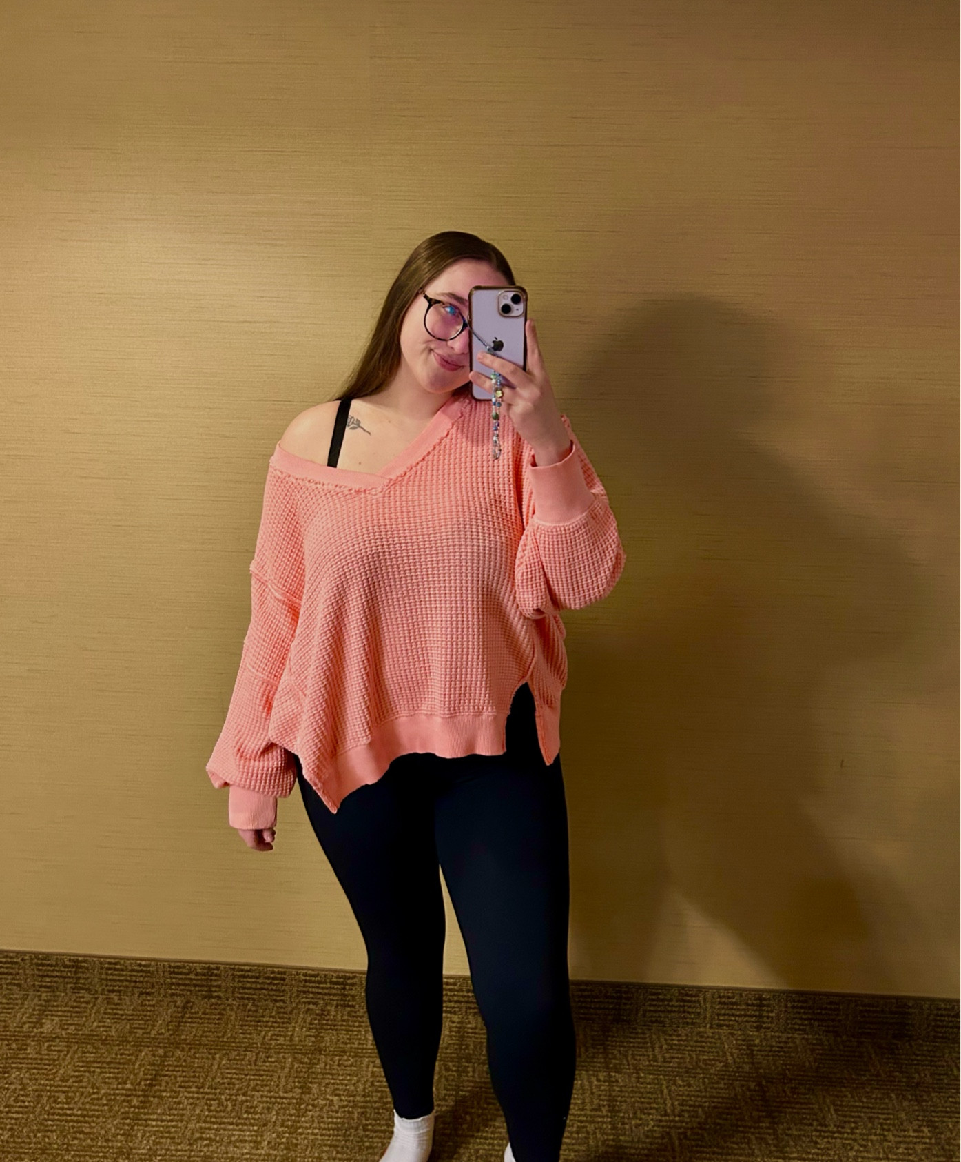 casual outfit inspo
leggings & oversized sweatshirt outfit 
pink outfit inspo 

wearing size large long in leggings and size large in top 

#LTKfindsunder100 #LTKmidsize #LTKfindsunder50