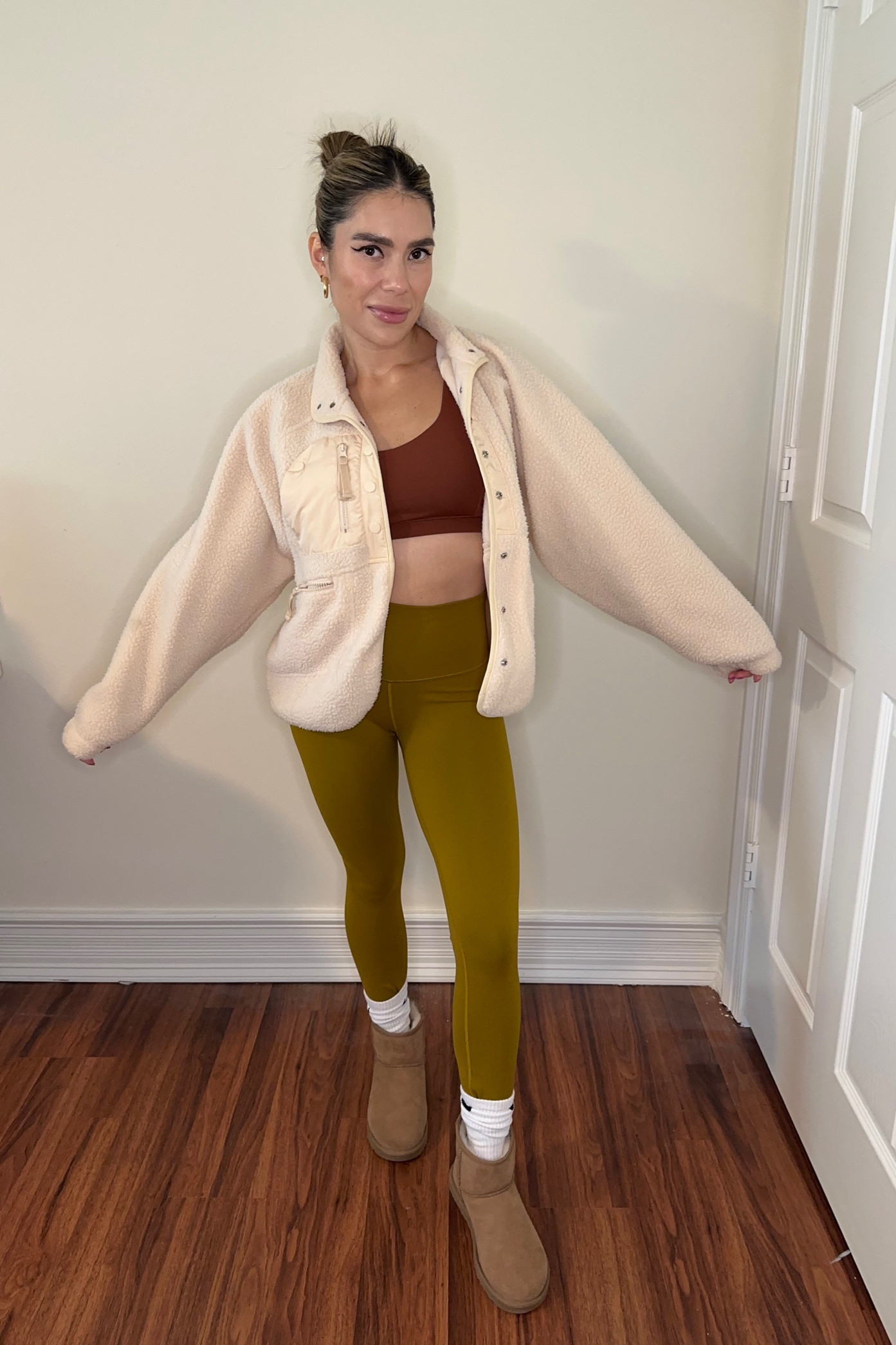 Coffee run Ugg outfit 


#LTKSeasonal #LTKstyletip #LTKshoecrush