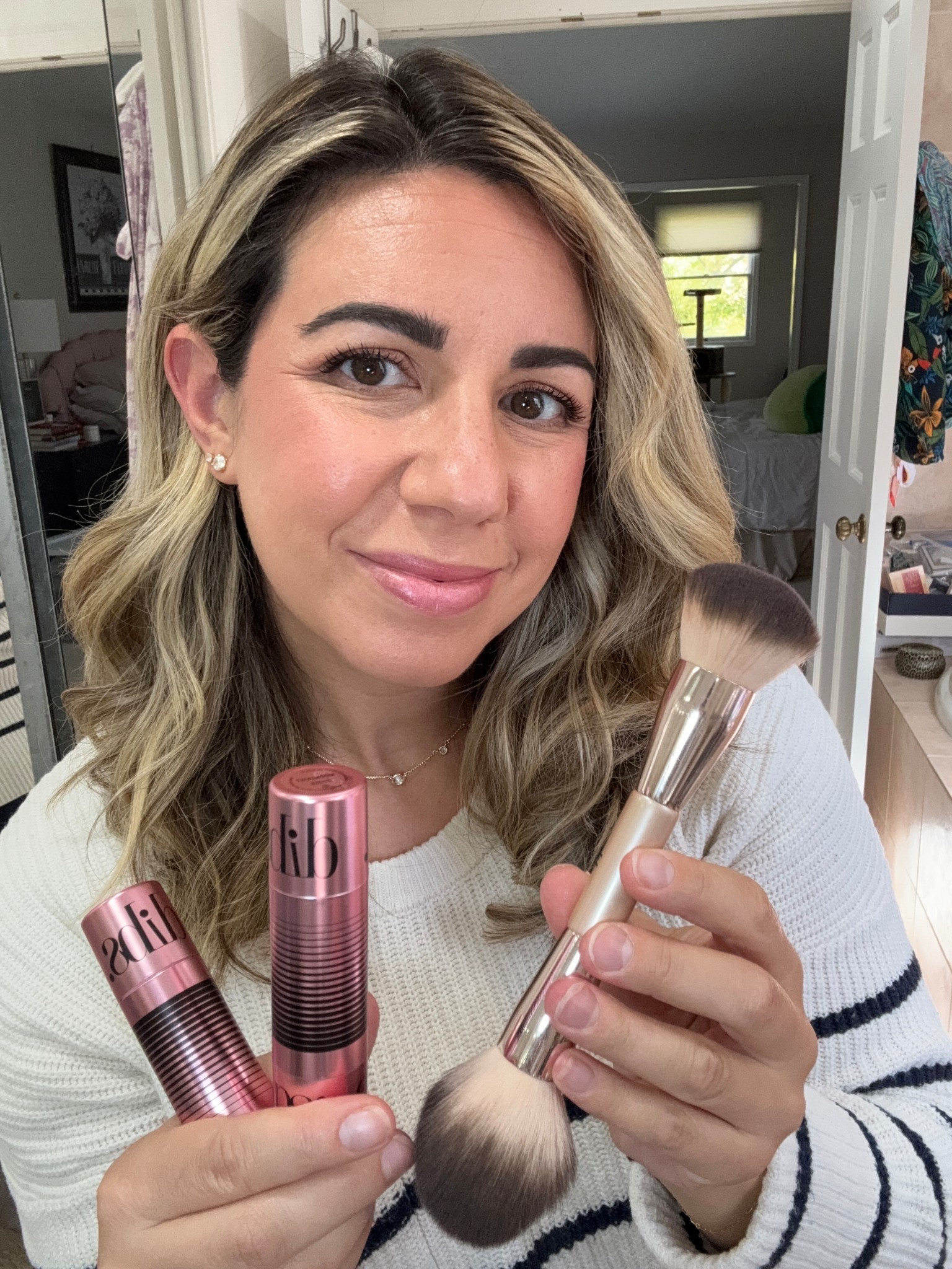 Dibs had a new glowtour duo launching at Ulta Nov 18! It’s called Moondust and it’s the prettiest shimmery pink + cool toned contour. 

#LTKBeauty