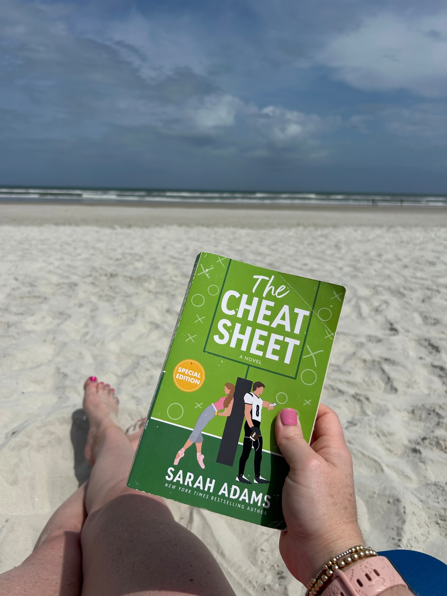 All my coaches’ wives, players’ girlfriends & spouses, and just football loving girls- these two books have been some of my favorite ever! 😍🏈