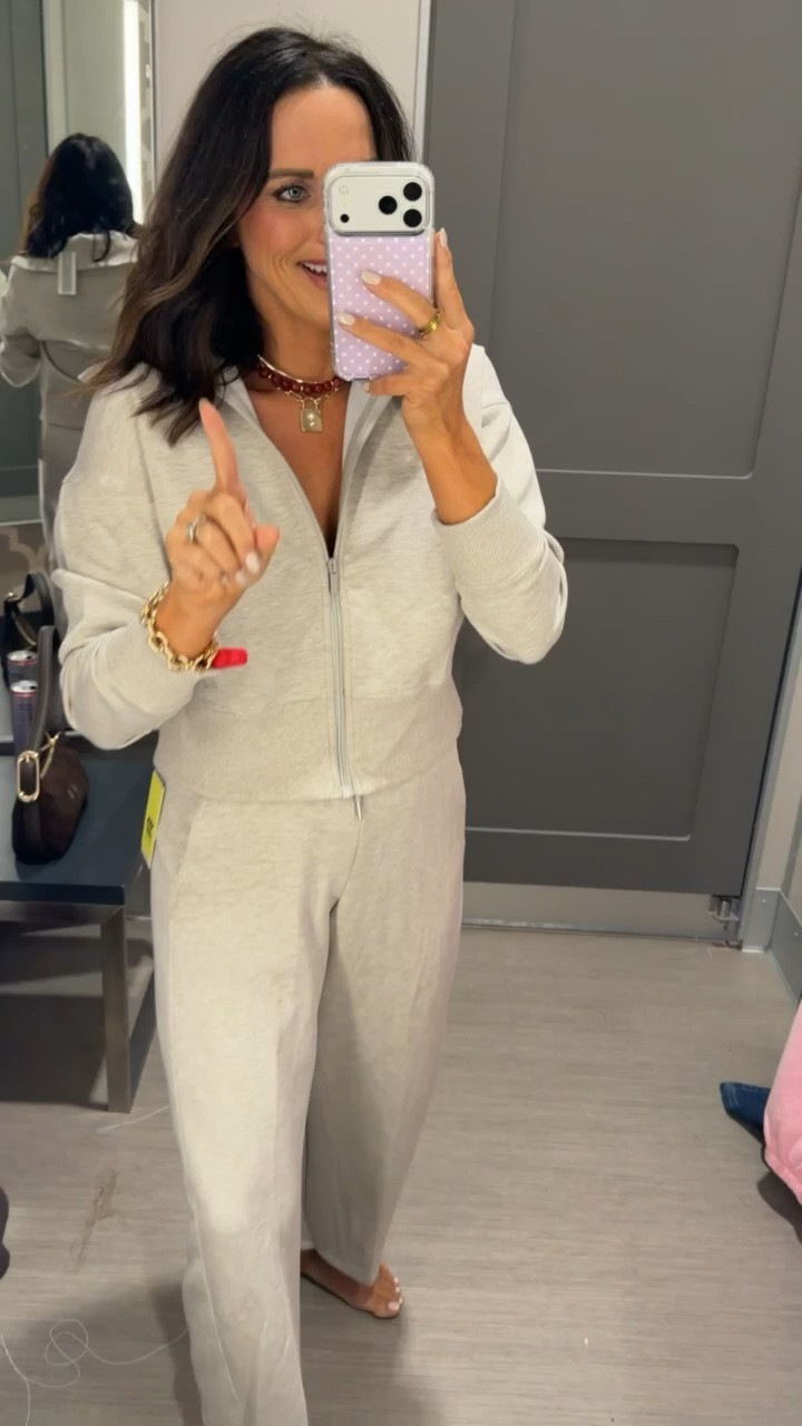 TARGET IS KILLING IT WITH THE COZY SETS 😍🤎 This one is giving elevated everyday without trying too hard! SUCH an easy combo to throw on for errands, travel, coffee runs… literally EVERYTHING!👏🏻

@Target 

#targetstyle