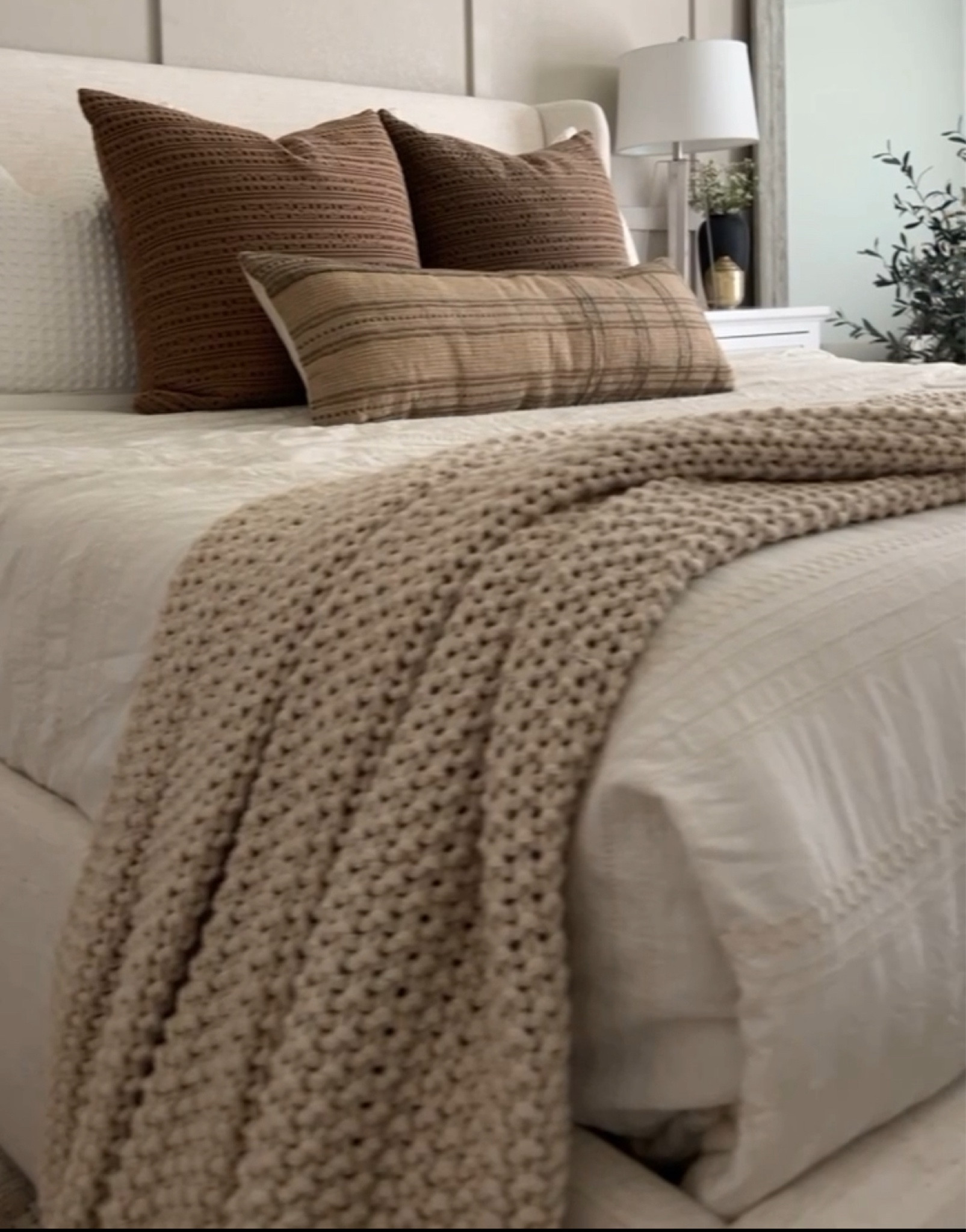 Best chunky blanket 🤩

#LTKMostLoved #LTKHome #LTKSaleAlert