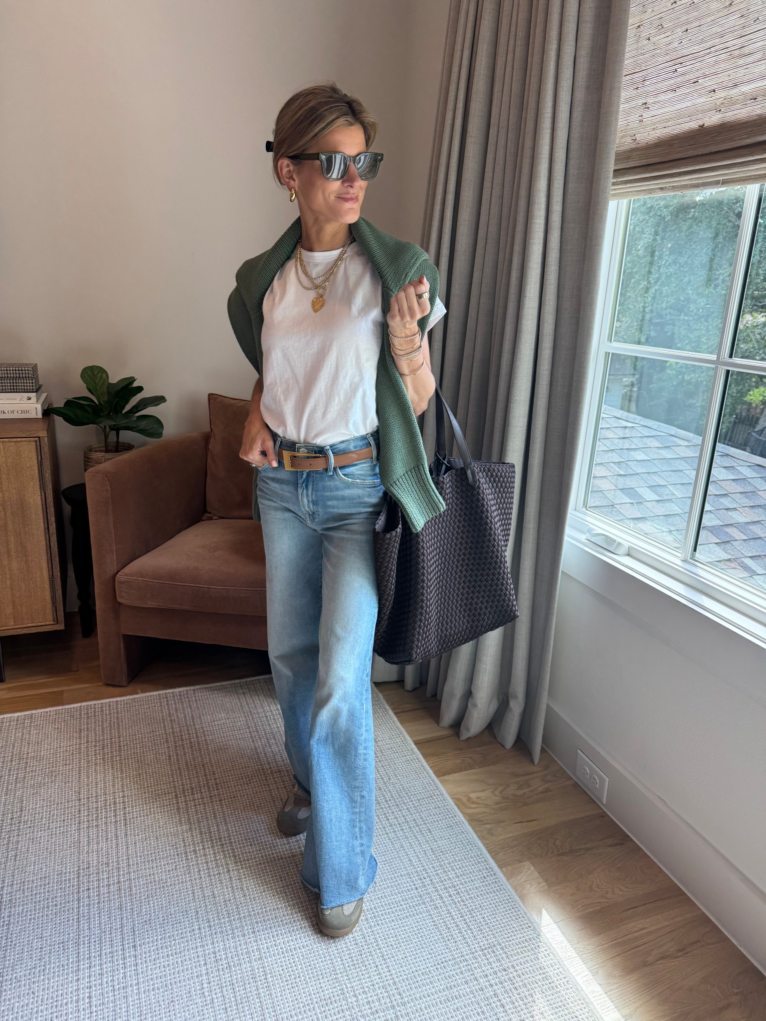 How to elevate a basic look - Mother jeans (TTS). LeSet tee (XS). 