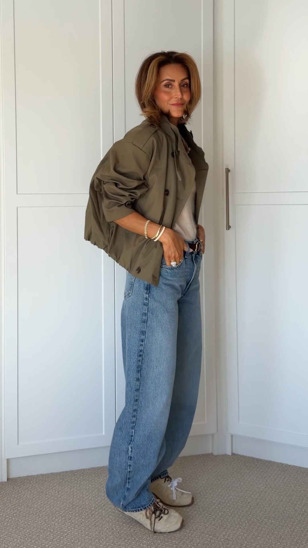 Fall Formulas: jeans + short sleeve sweater 🫒🍂 comment SHOP and I’ll send you all the links! 

In this series I’m sharing my favorite fall formulas so you can mix and match pieces for endless outfit ideas! I ended up investing in another super cute polo cashmere fuzzy sweater and can’t get enough!! 
Jeans 25, barrel silhouette, fits slightly oversized, sweater xs and jacket small - I ended up wearing my Prada sling backs on this day!

#LTKootd #LTKgrwm #LTKSeasonal