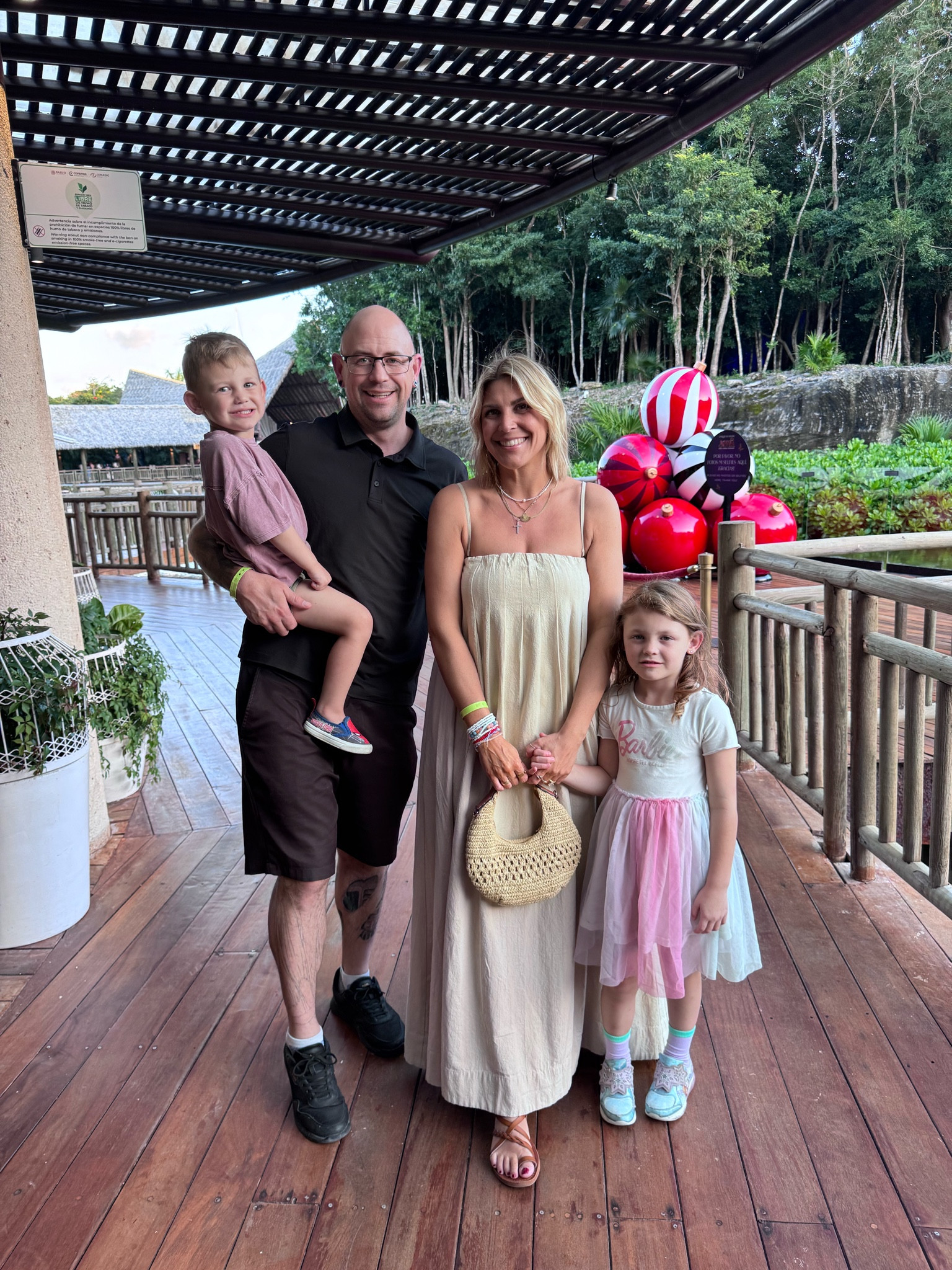 The PERFECT cotton dress🤩🤩

Lined, with a really nice weight to it! Plus has a built in bra and can be worn strapless! Wearing a small for reference and would have been happy with a medium as well 🫶🏼

#LTKstyletip #LTKcanada #LTKtravel