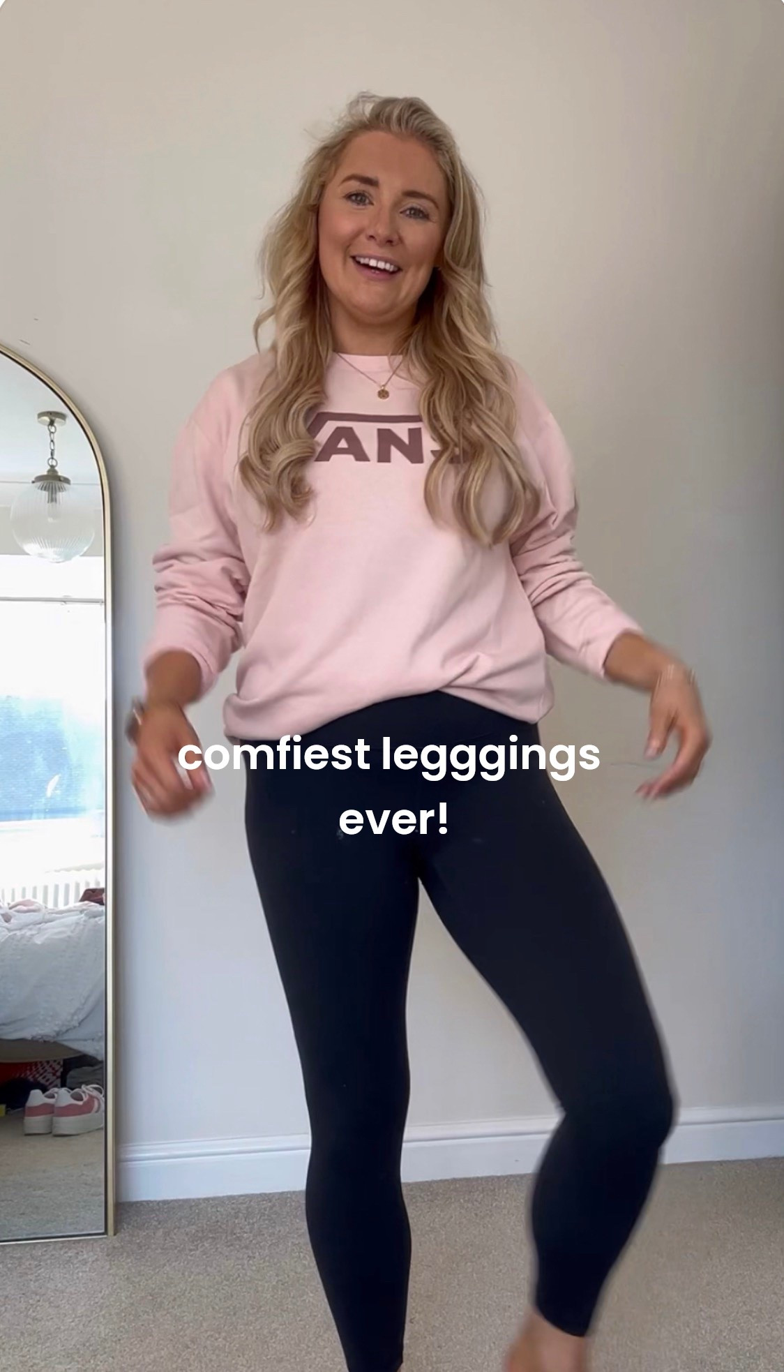 I wear the size 14 (or still have the 12 and they fit as that’s how stretchy they are!!) 28 length in the straight. All sizes linked from size 8-24