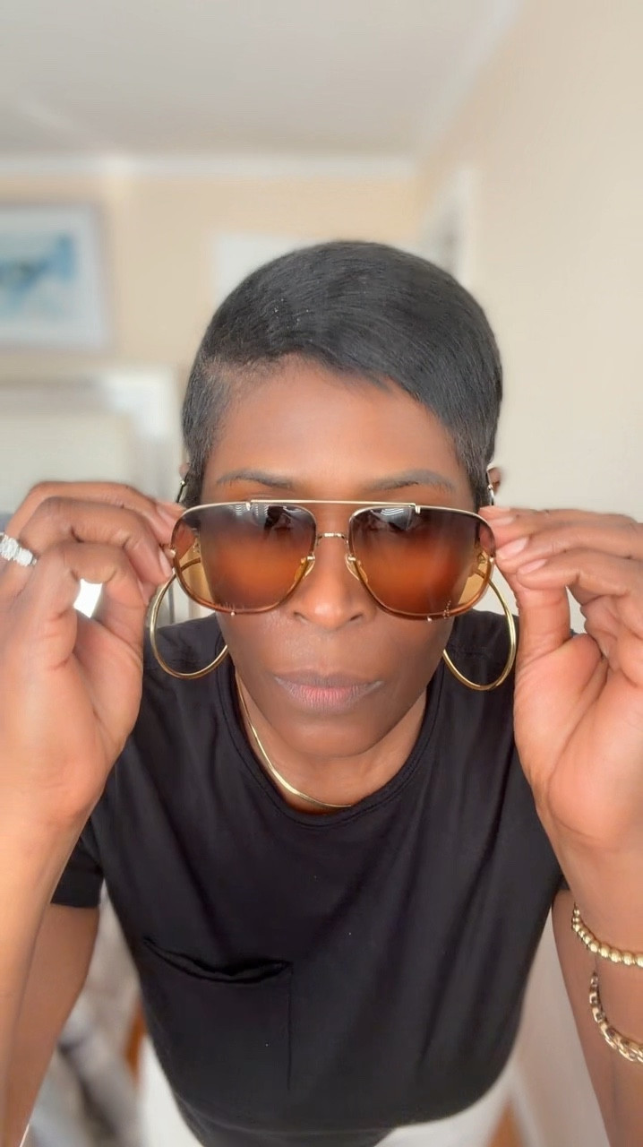 Not doing too much… but these sunglasses? Yeah, they’re doing enough 😌
Easy, everyday look—linked for you

#LTKOver40 #LTKgrwm #LTKdayinmylife