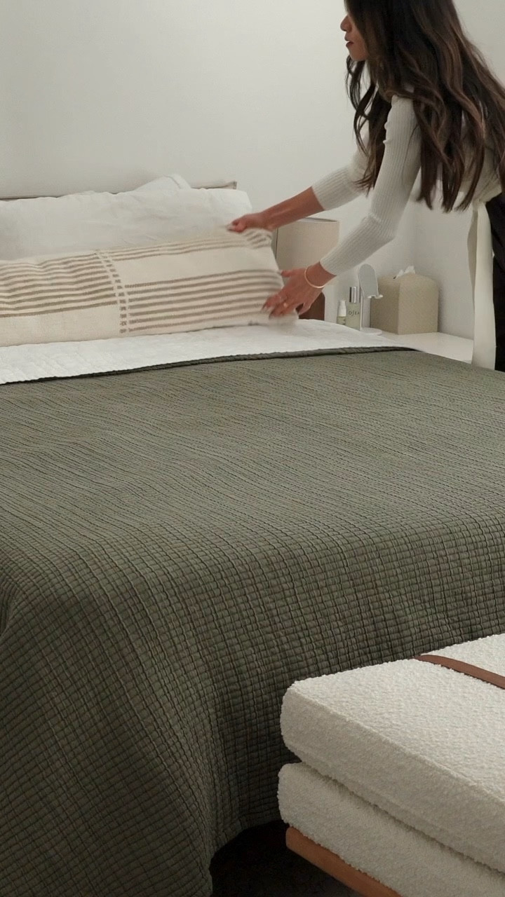 Fall bedroom styling: olive & neutrals

target, quince, Wayfair, Amazon affordable home finds 

#LTKFindsUnder100 #LTKHome #LTKFallSale